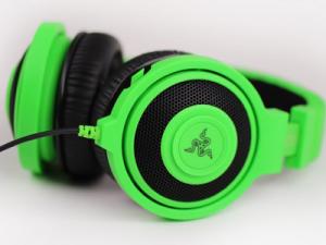 Perbedaan Headset, Headphone, Earphone dan Handsfree